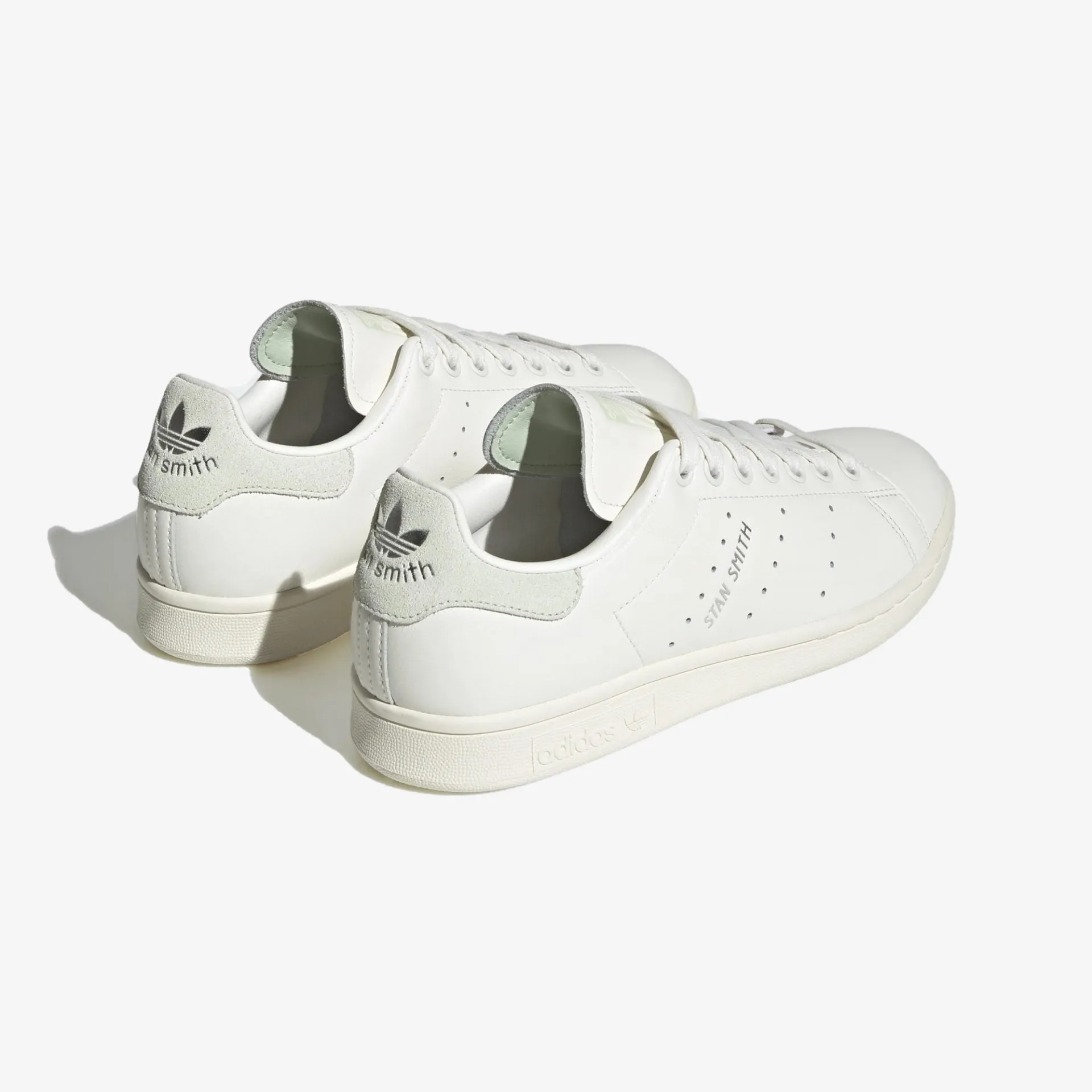 Adidas Originals | WMN'S STAN SMITH  { WHITE