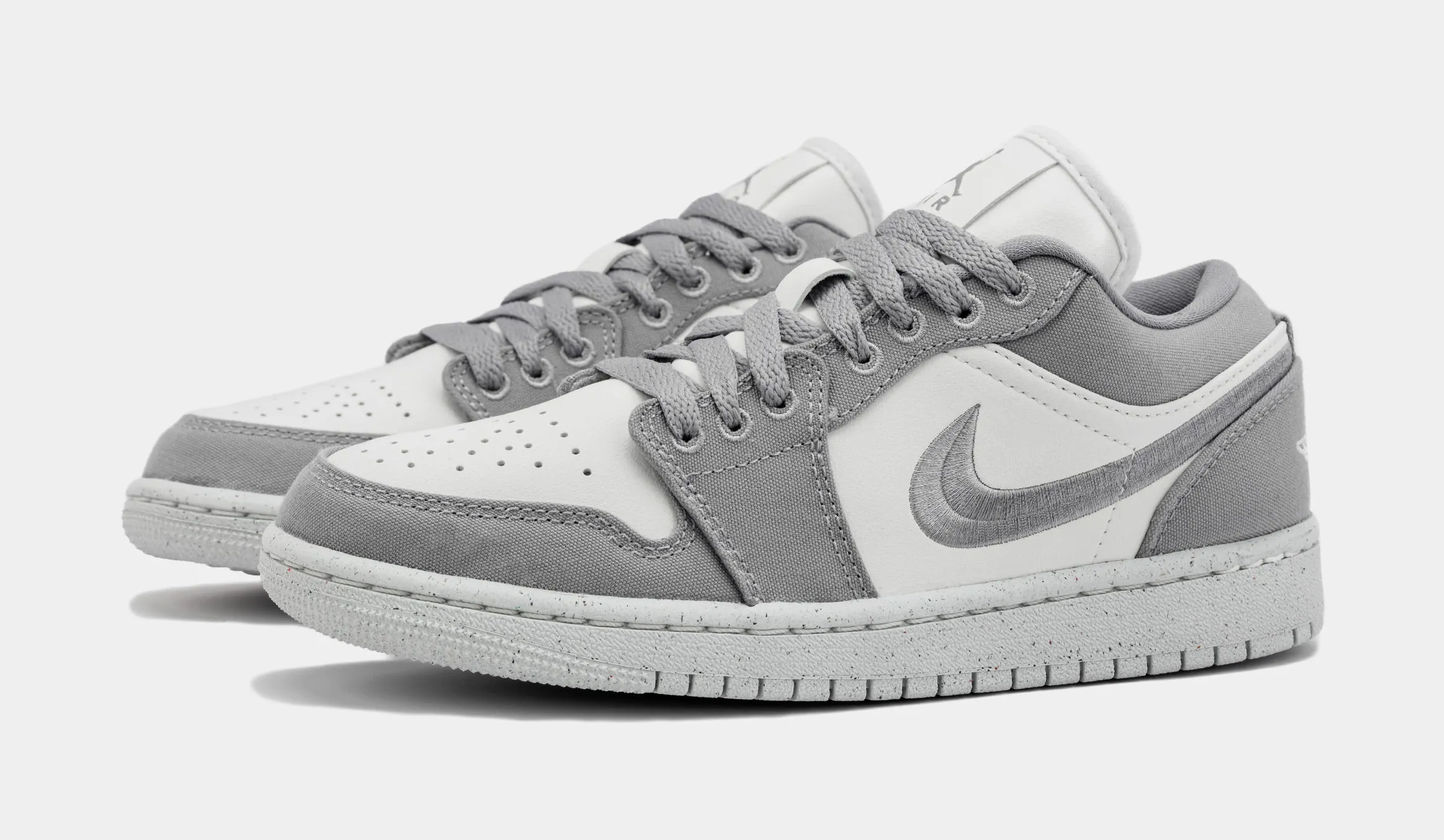 Air Jordan 1 Retro Low SE Light Steel Grey Womens Lifestyle Shoes (Grey/White)