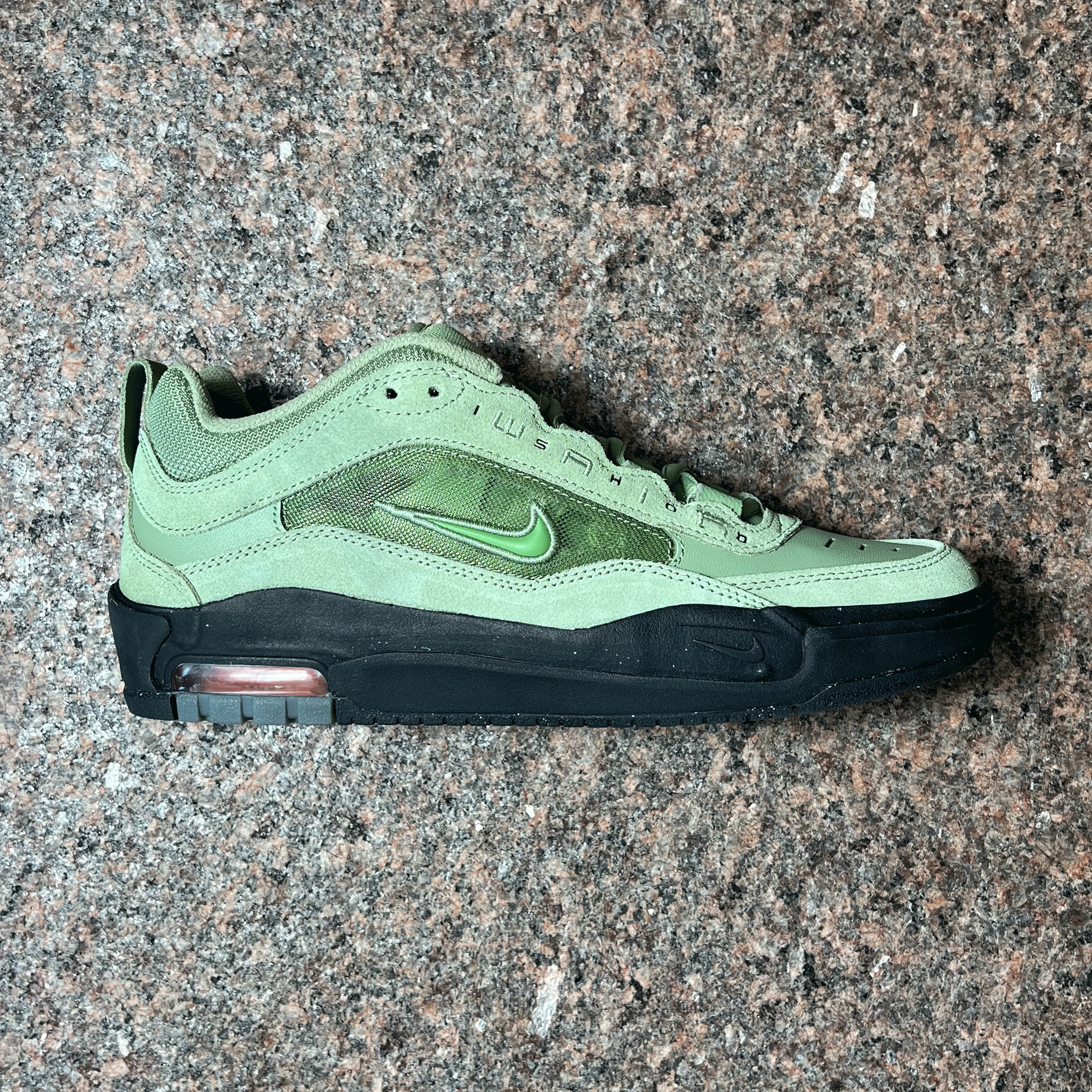 AIR MAX ISHOD - OIL GREEN