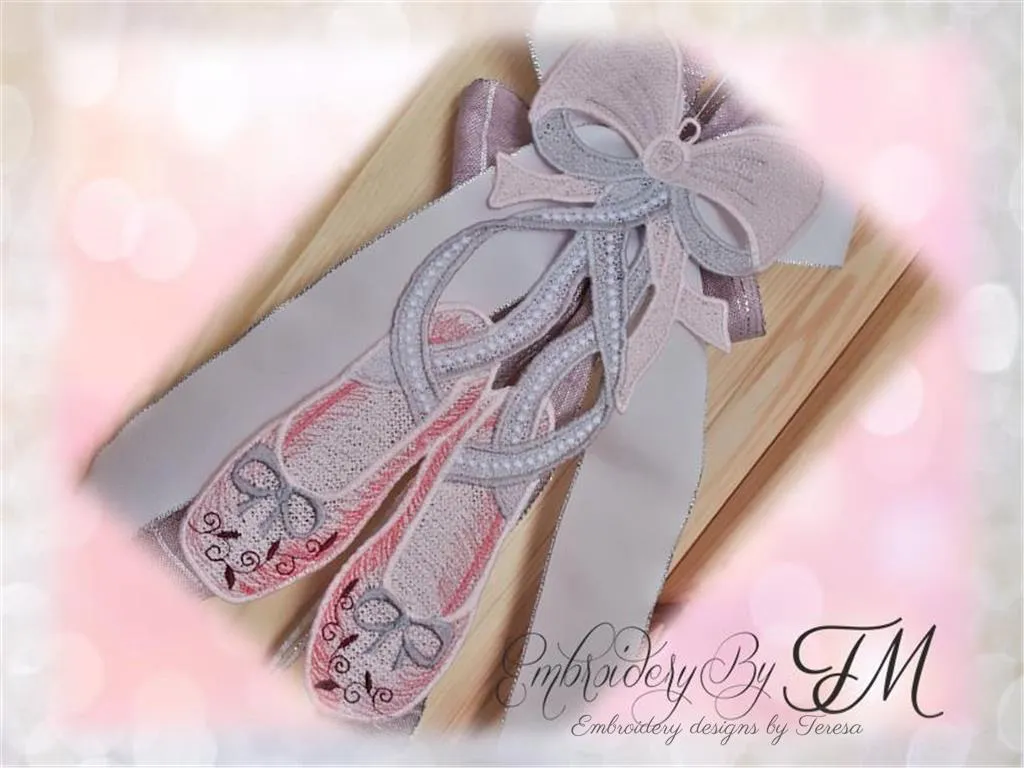 Ballet point shoes and ribbon/6x10 and 5x7 hoop