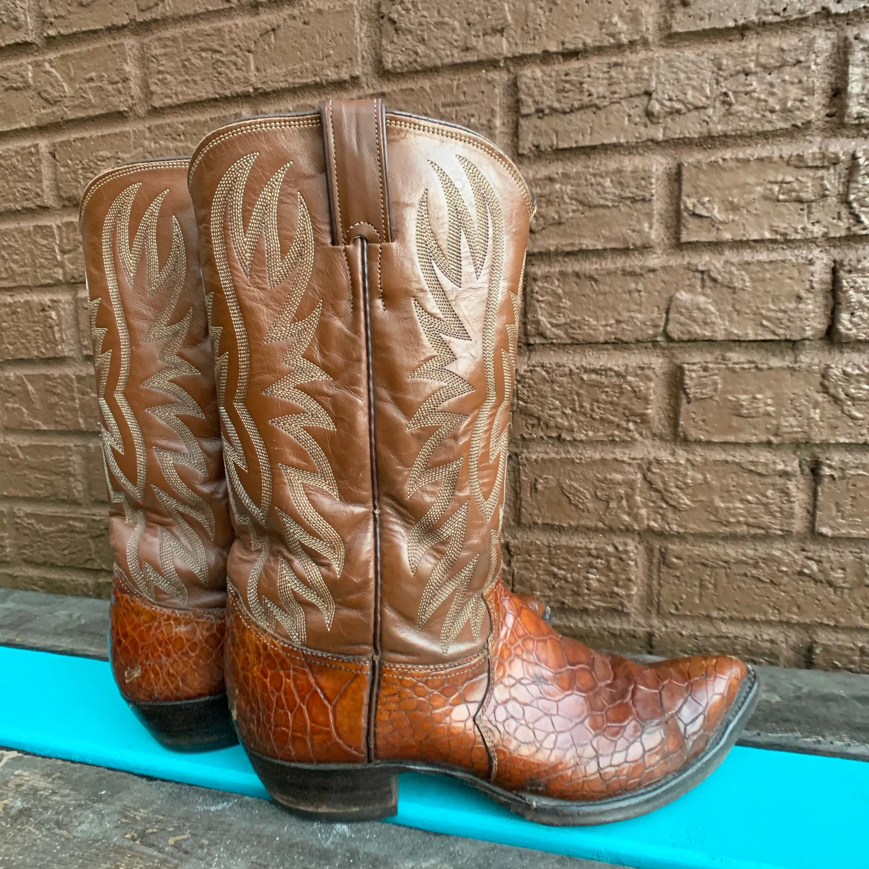 Men’s Vintage Cognac Justin Pull-On Cowboy Boots