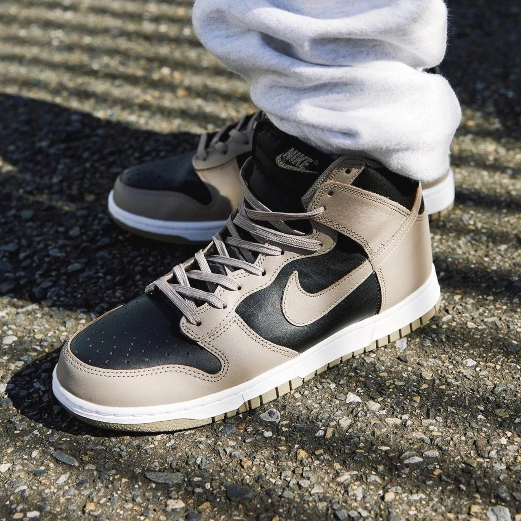 Nike Dunk High Wmns 'Moon Fossil'