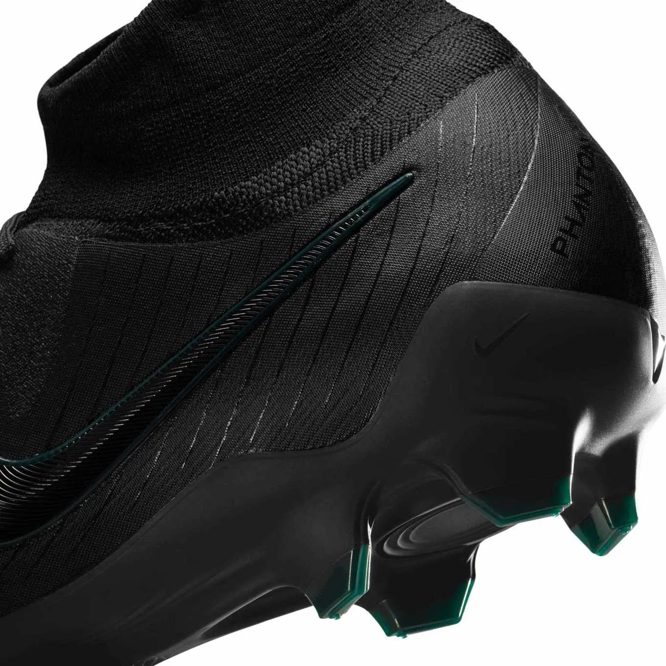 Nike Phantom Luna 2 Pro Firm Ground High-Top Football Boots