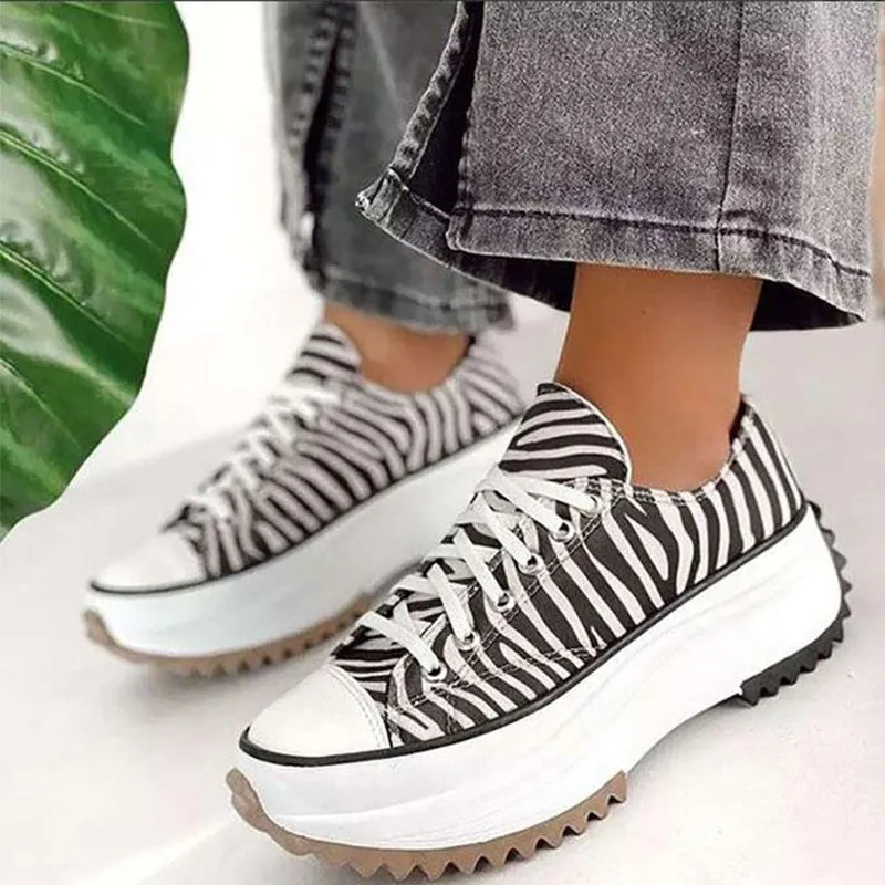 Stylish canvas shoes with thick soles for women