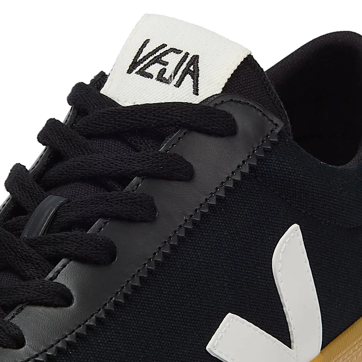 Veja Volley Men's Black/White/Natural Trainers