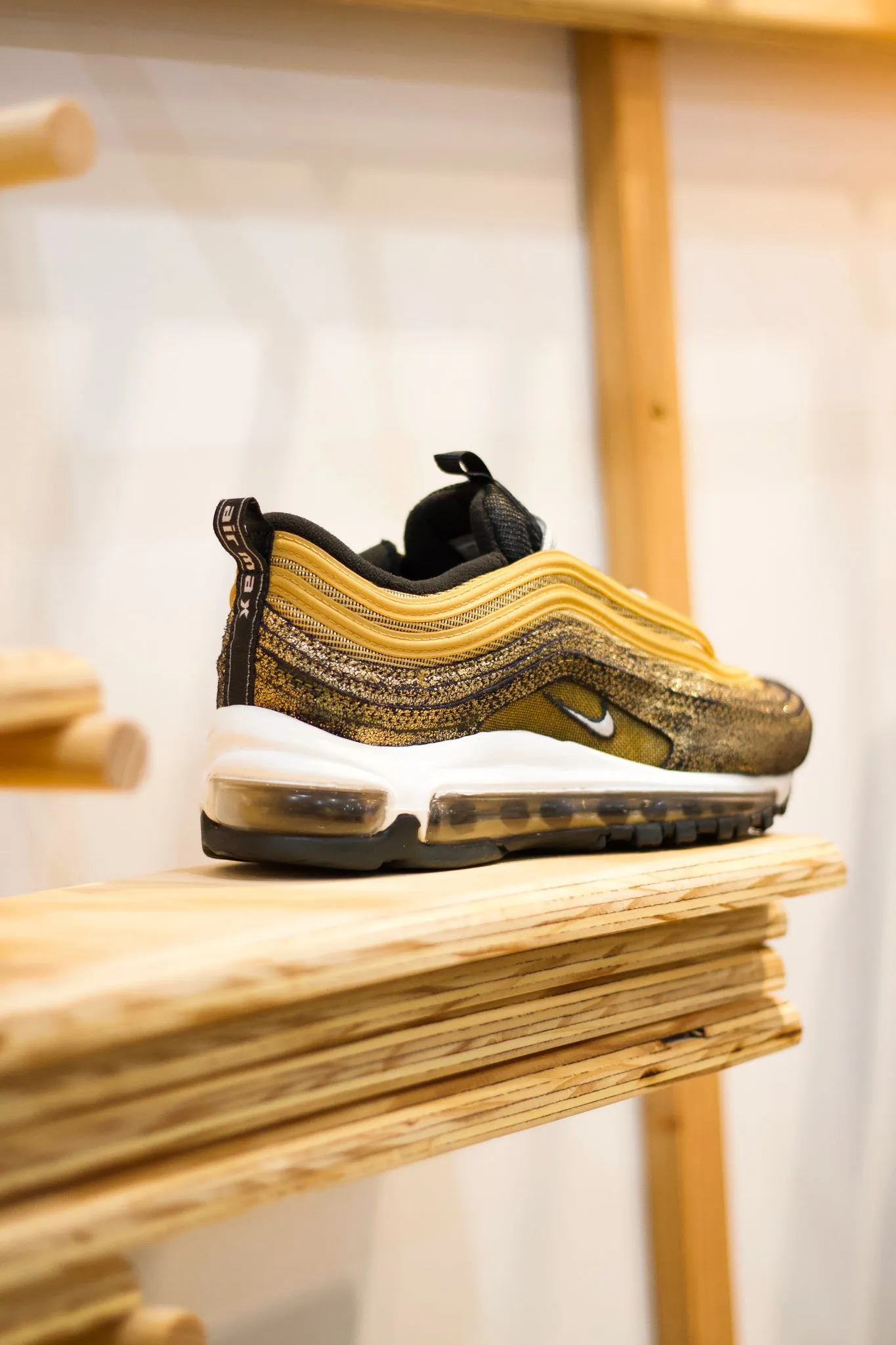 W AIR MAX 97 "GLITTERING GOLD"