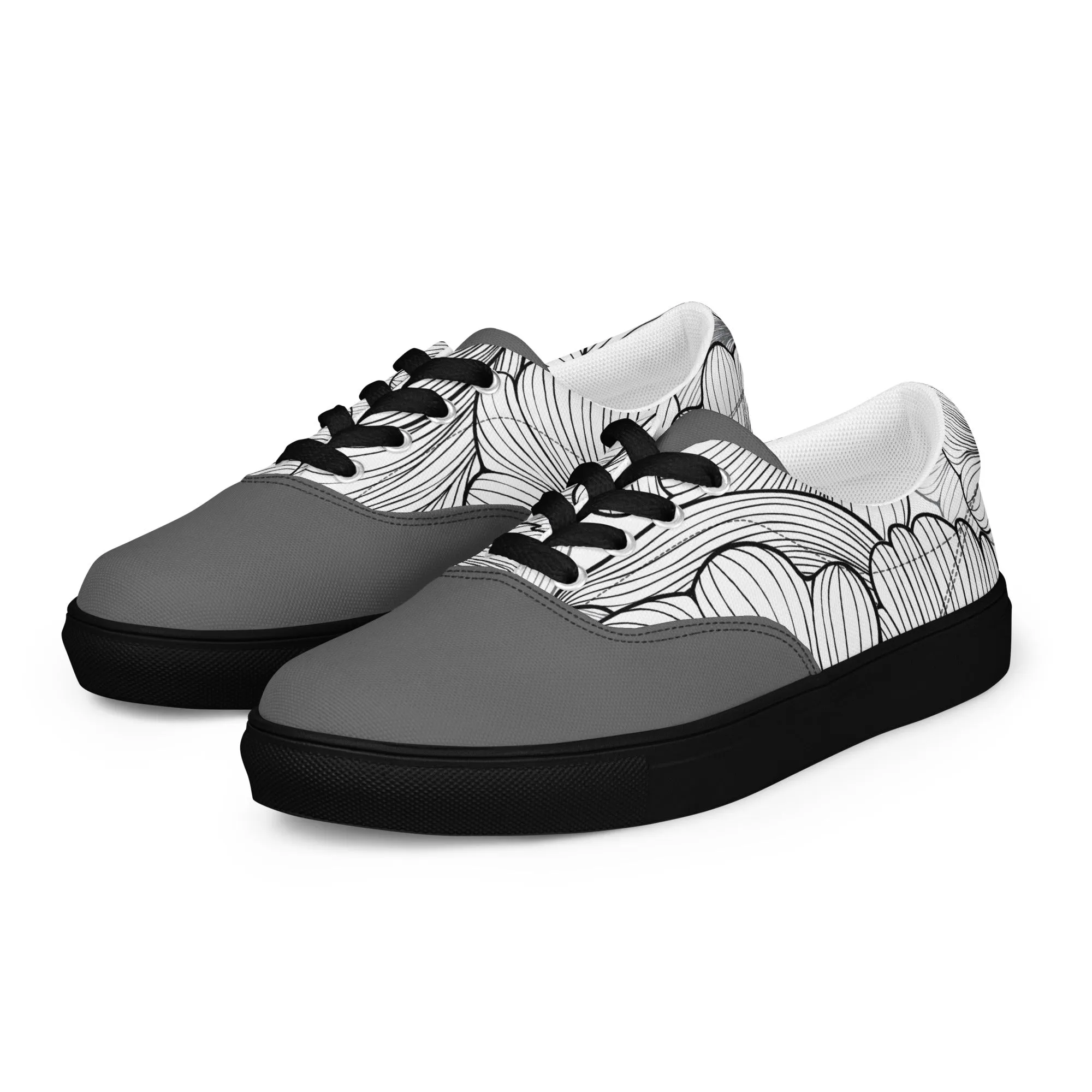 Women’s lace-up canvas shoes