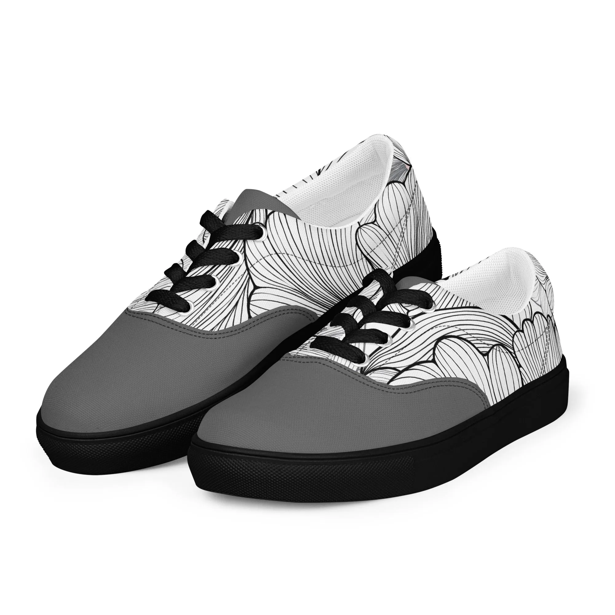 Women’s lace-up canvas shoes